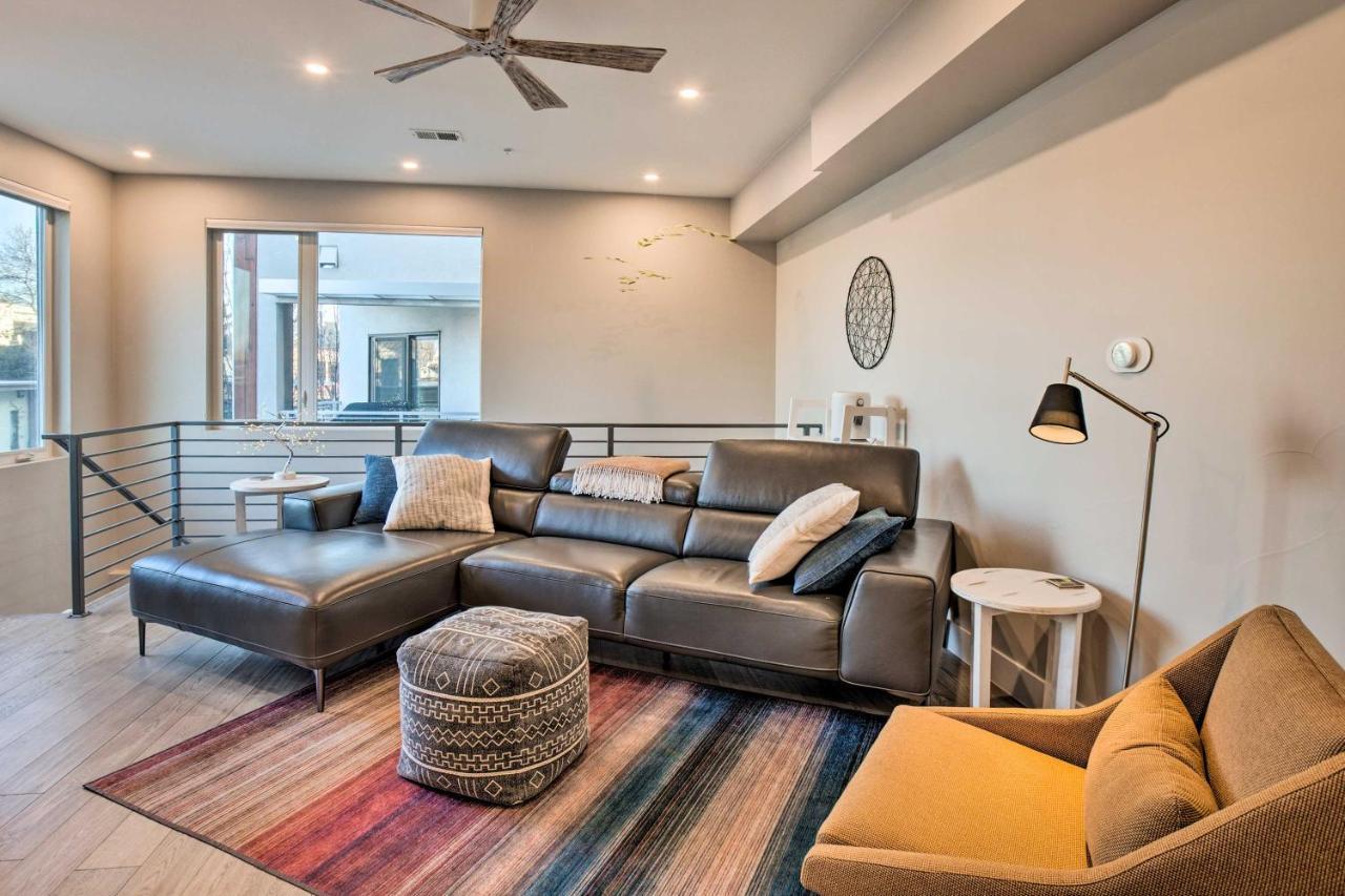 Trendy Townhouse About 3 Miles To Downtown! *