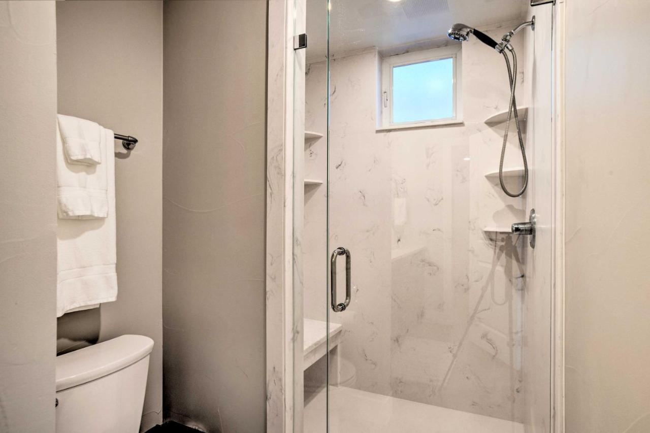 Trendy Townhouse About 3 Miles To Downtown! *